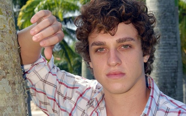 http://www.fervecao.com/mix/2016/abril/02/Gabriel-Chadan-622x389.jpg